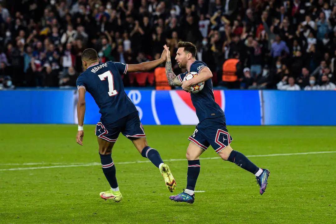 莱比锡红牛逆转瑞典,阿尔瓦雷斯扛起全队 莱比锡红牛逆转瑞典,阿尔瓦雷斯扛起全队