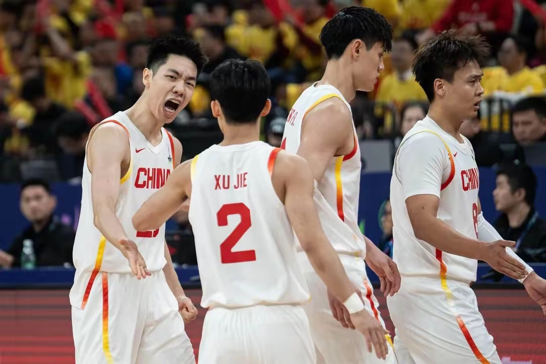 中国队横扫日本队，石宇奇关键制胜