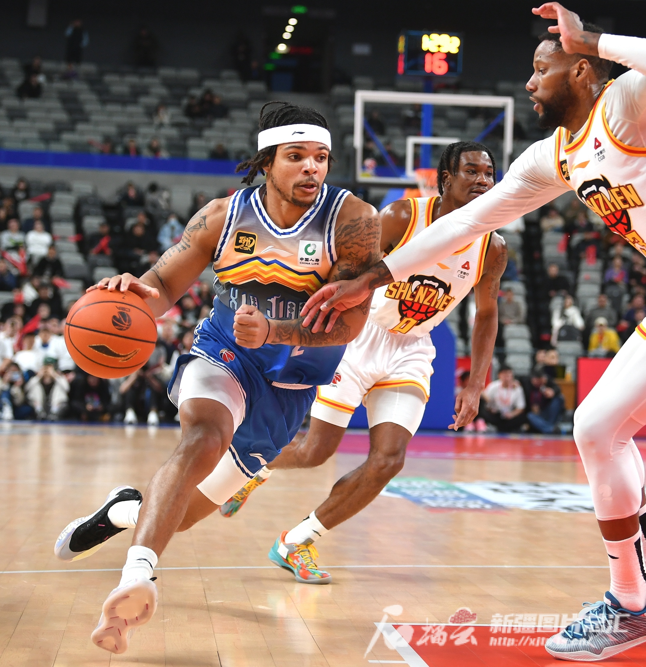 新疆队完胜北京队，乔治点燃赛场