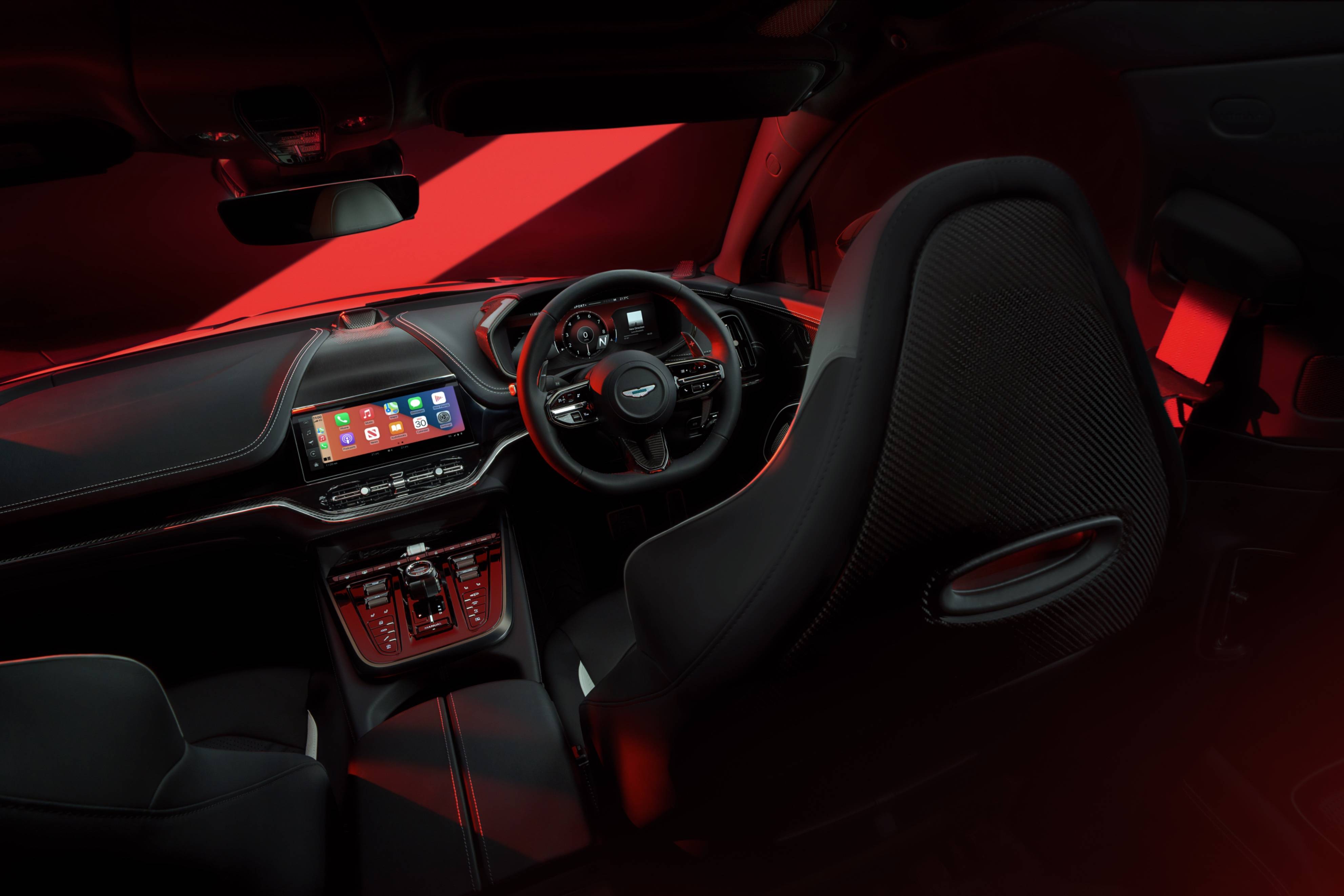 开云体育中国官网-索伯车队绝杀阿斯顿马丁，塞恩斯刷新纪录