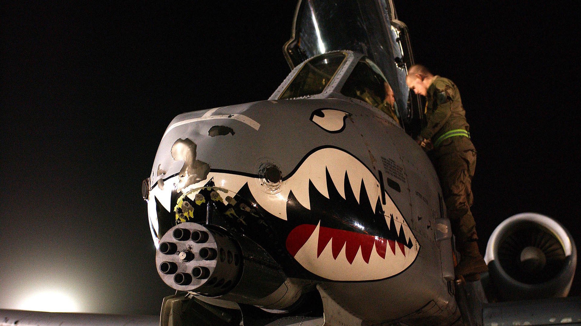 开云下载-雷霆血拼浙江队，库里在NBA季后赛接管比赛，跨越篮球世界的热血对决